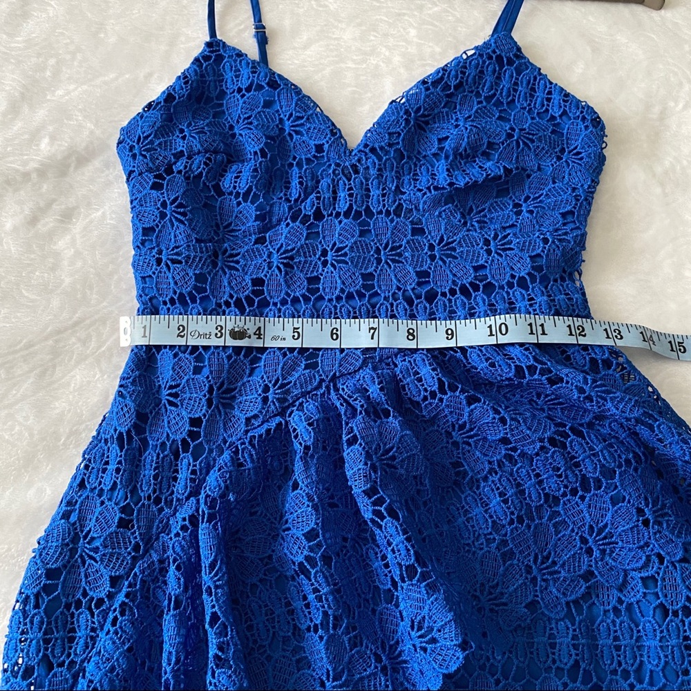 Lulu’s Blue Lace Dress - Picture 7 of 12